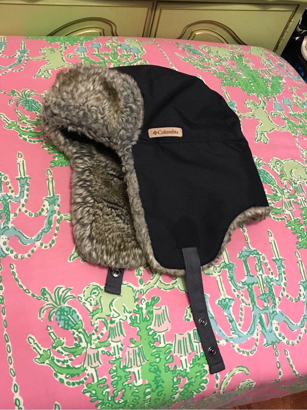 Columbia Sportswear black faux fur trim trapper hat size L/XL